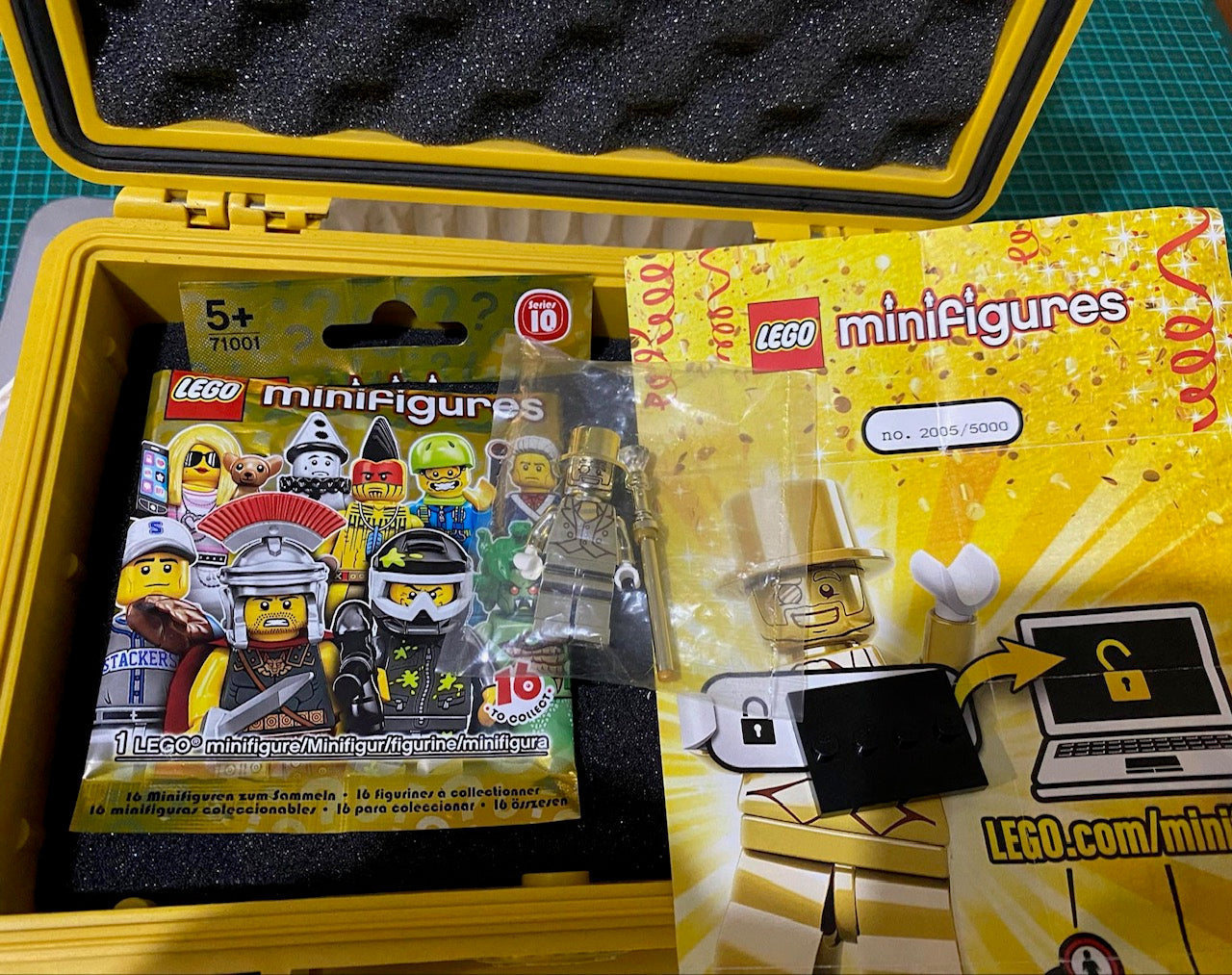 Mr Gold Box Minifigure 